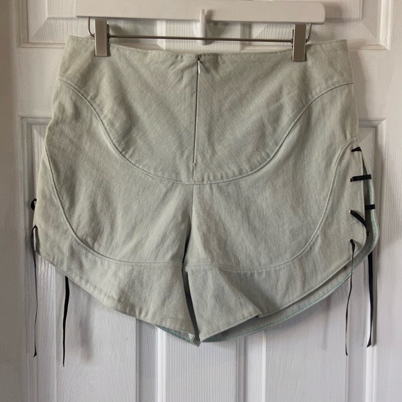 Daydream Nation Jean Shorts High Waist Light Wash Size 12 NWT Boho Festival - Picture 1 of 7